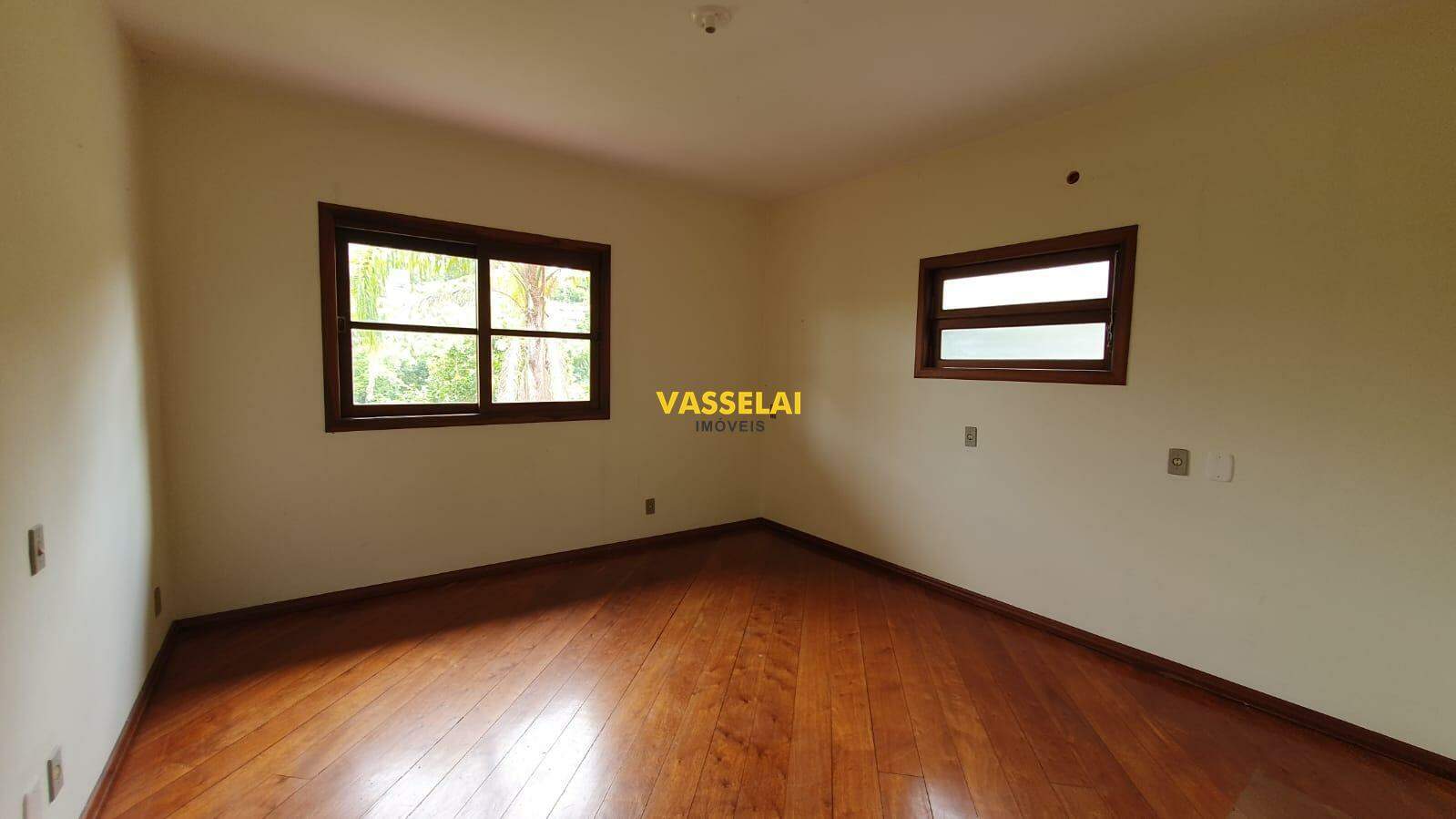 Casa à venda no Eugênio Schneider: 
