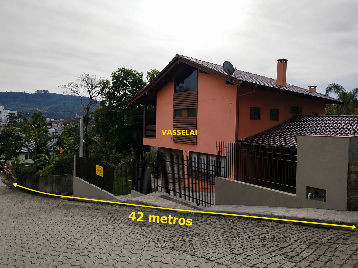 Casa à venda no Eugênio Schneider: 