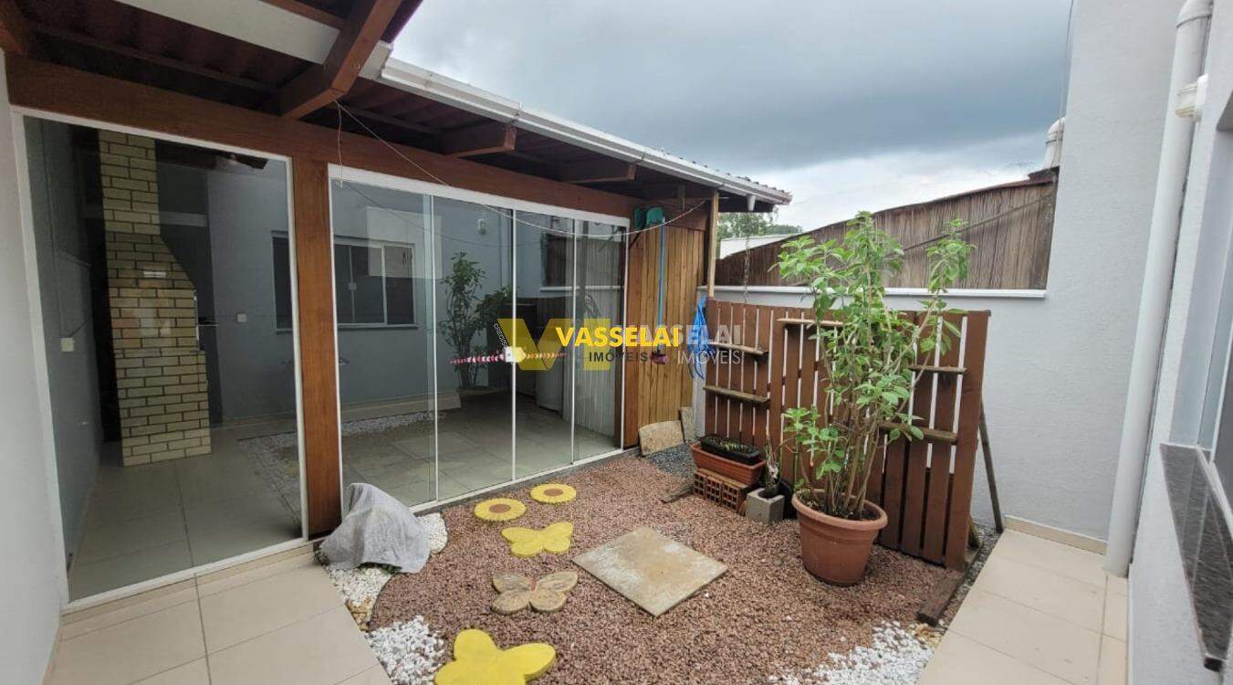 Casa à venda no Fundo Canoas: 