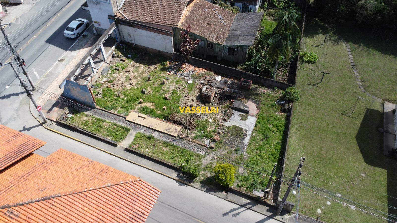 Terreno à venda no Laranjeiras: 