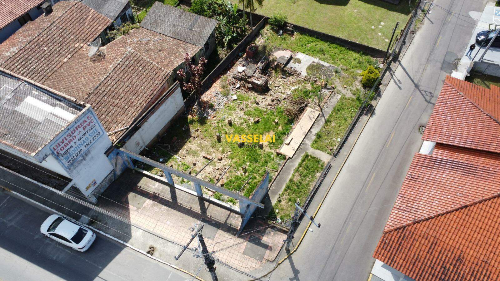 Terreno à venda no Laranjeiras: 