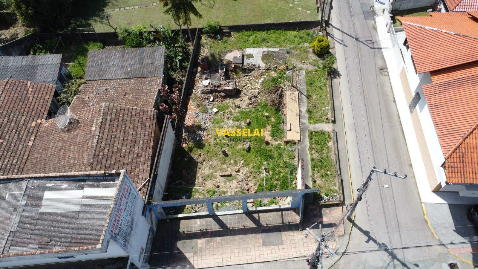 Terreno à venda no Laranjeiras: 