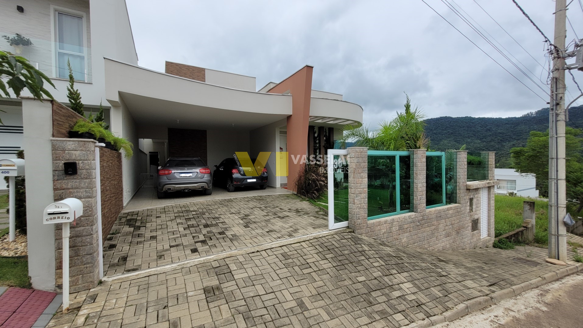 Casa à venda no Fundo Canoas: 0.jpg