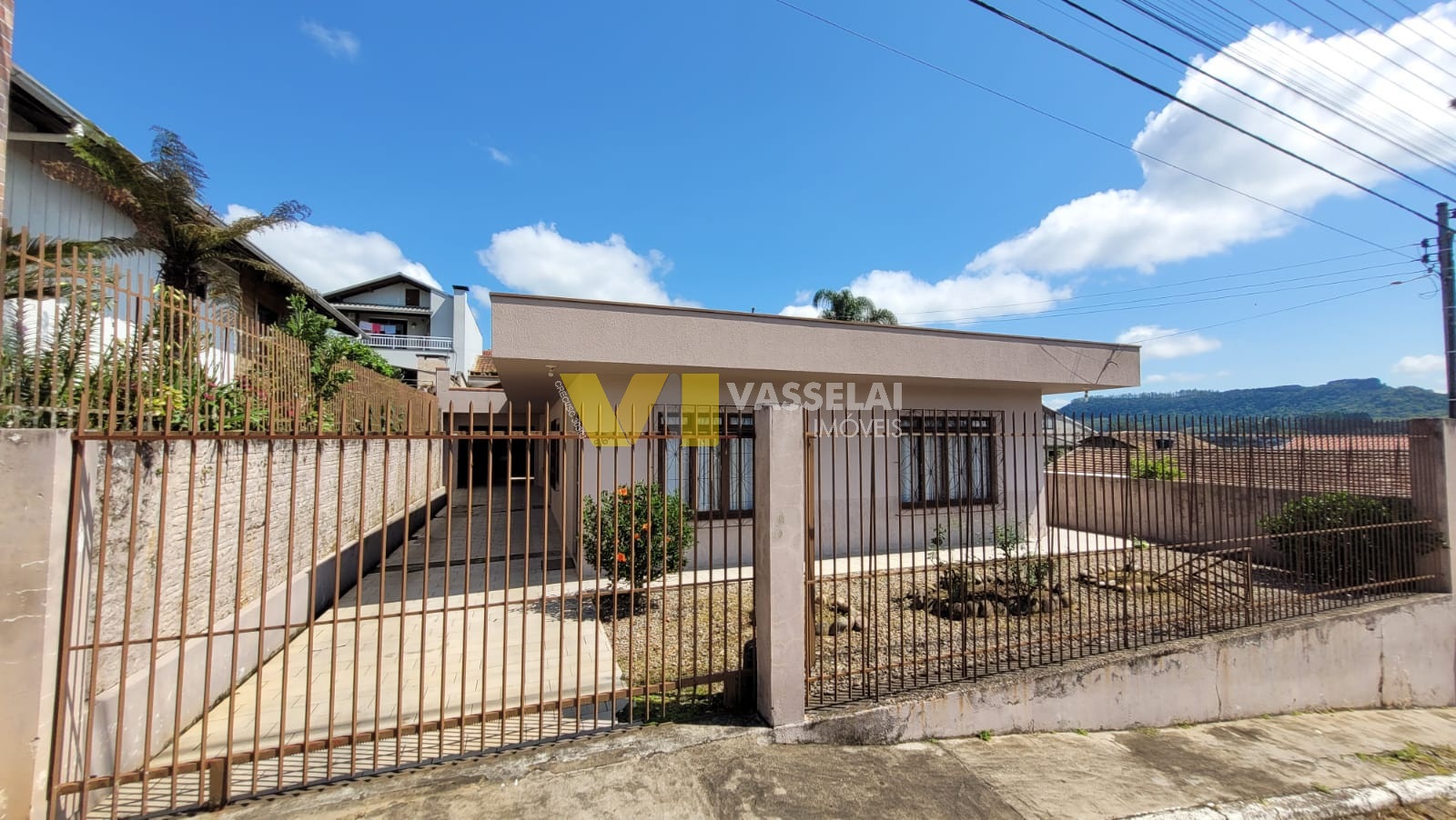 Casa à venda no Laranjeiras: 0.jpeg