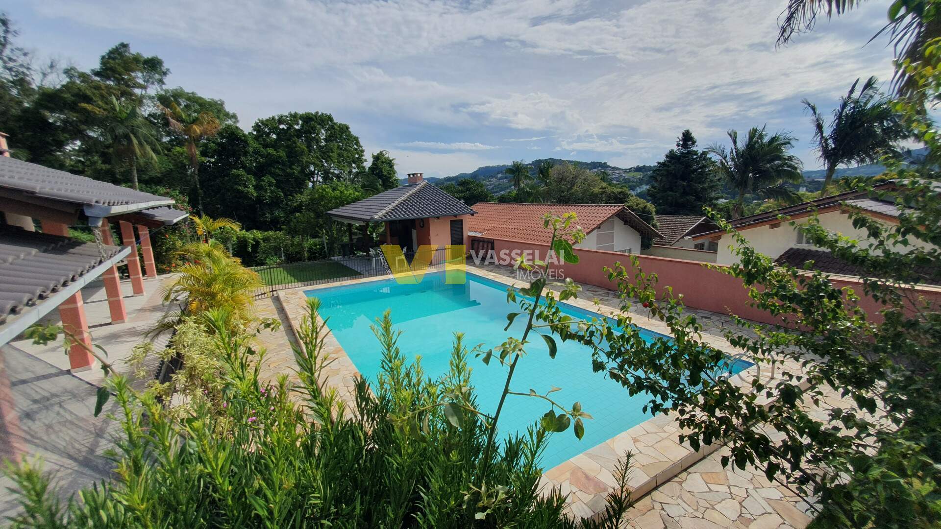 Casa à venda no Eugênio Schneider: 2.jpg
