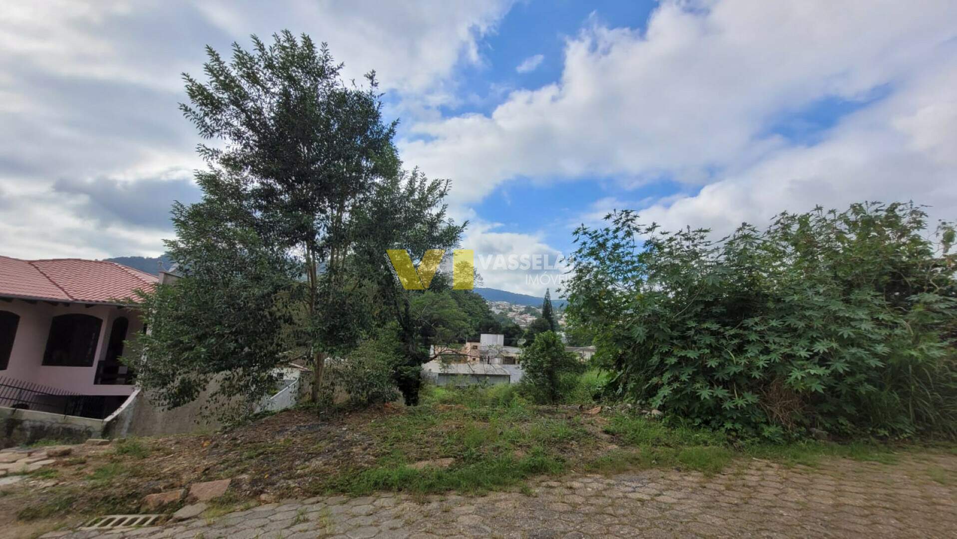 Terreno à venda no Sumaré: 1.jpeg