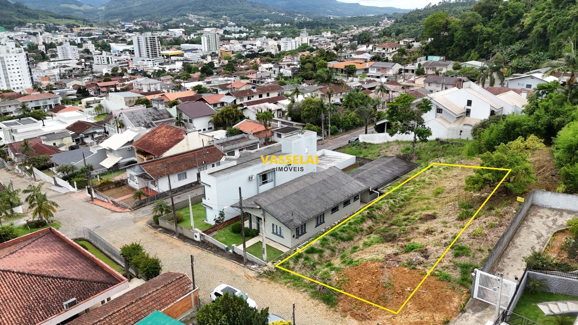 Terreno à venda no Santana: 