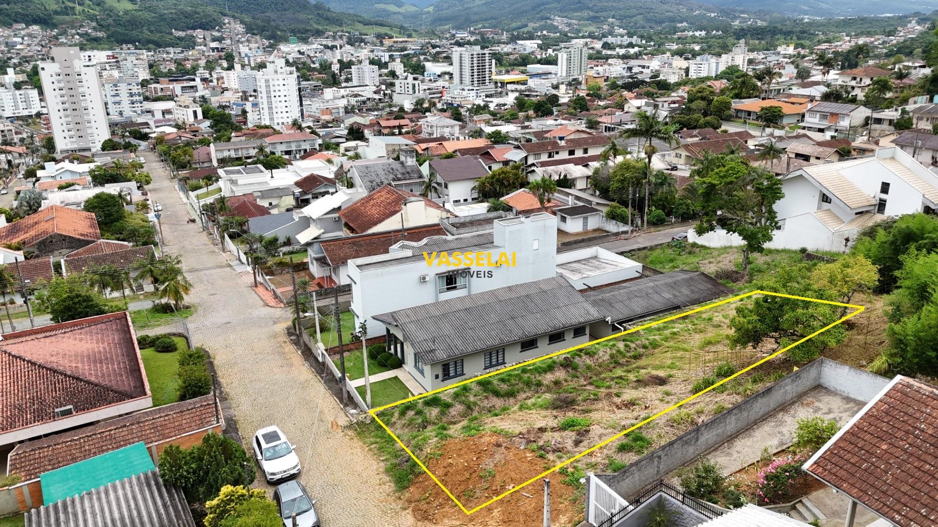 Terreno à venda no Santana: 