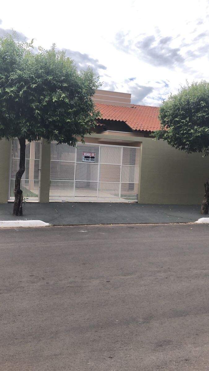 Casa à venda no Parque das Águias: 