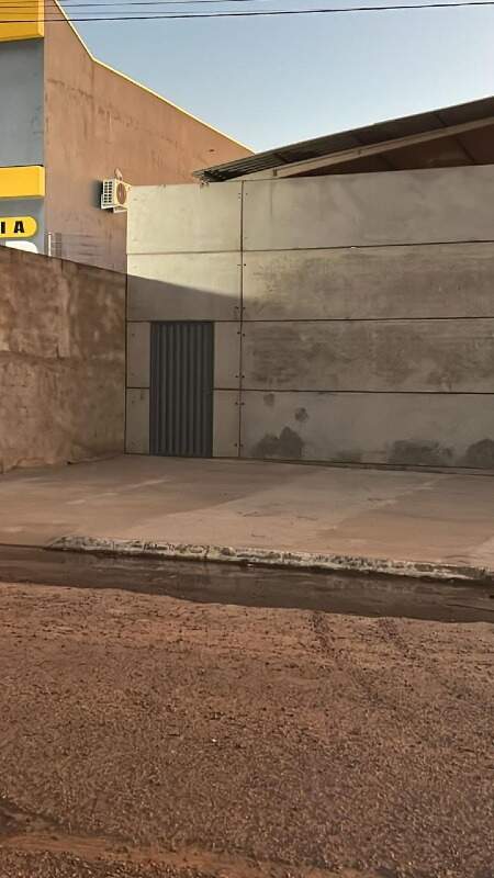 Lote à venda no Distrito Valdemiro Gueno: 