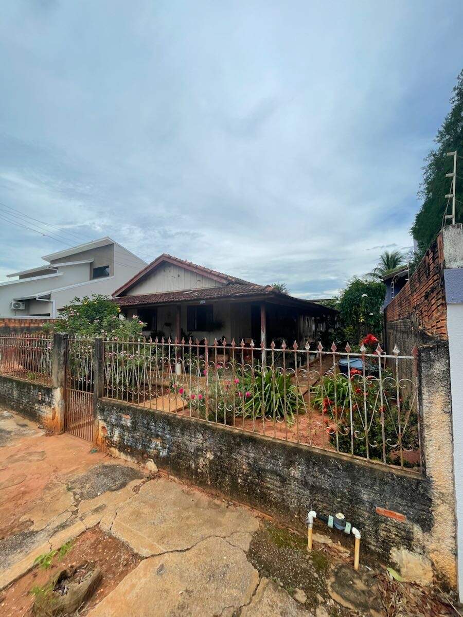 Casa à venda no Centro: 