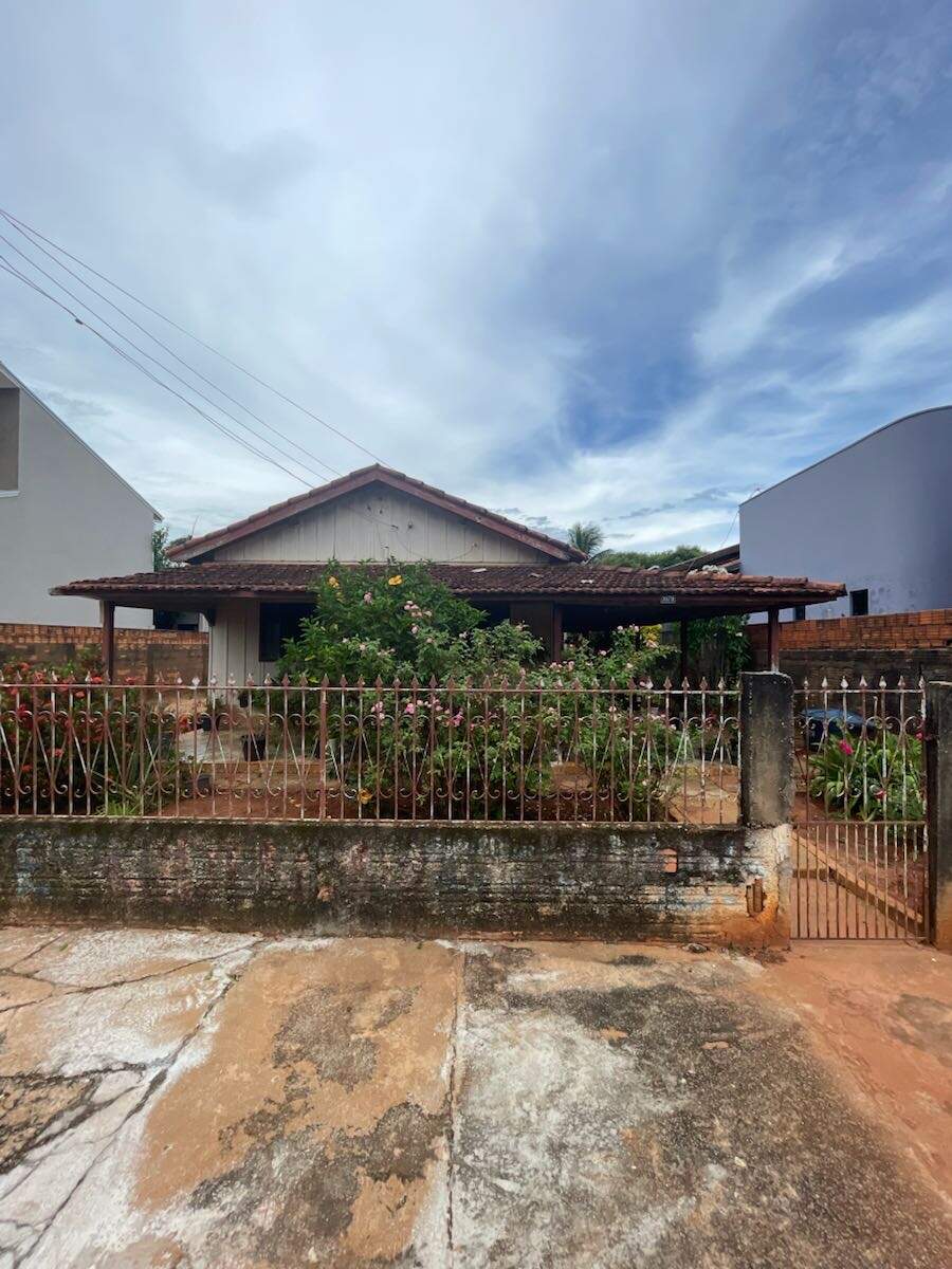 Casa à venda no Centro: 