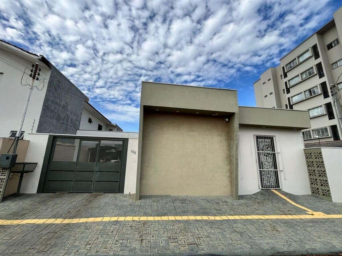Casa à venda no Centro: 