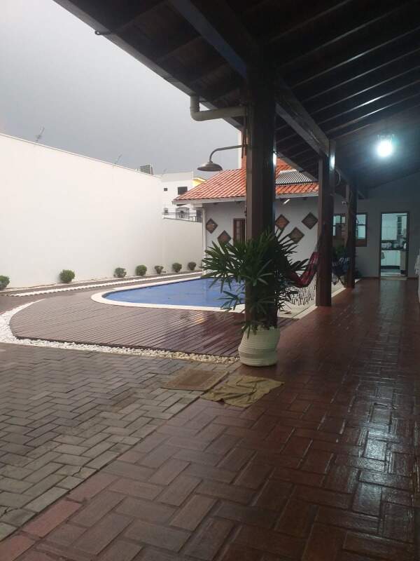 Casa à venda no Centro: 