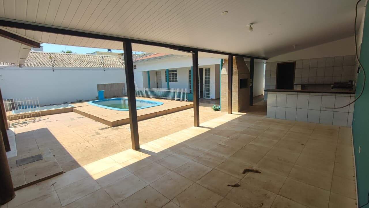 Casa à venda no Centro: 