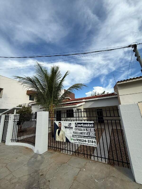 Casa à venda no Poncho Verde: 