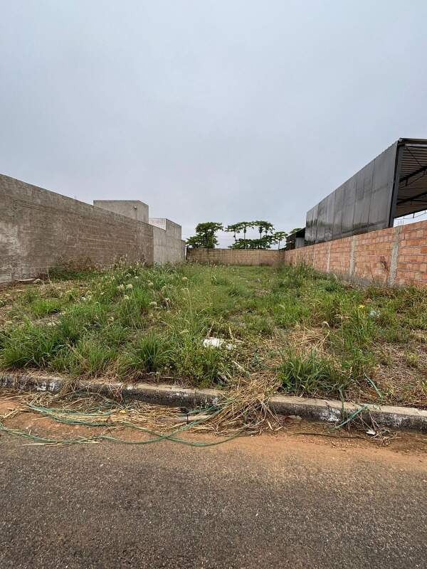 Lote à venda no Santa Felicidade: 