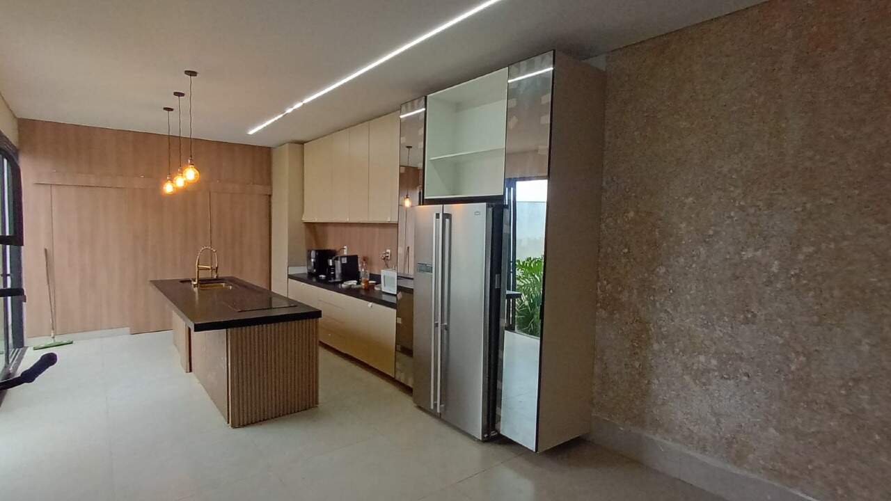 Casa à venda no Jardim Europa III: 