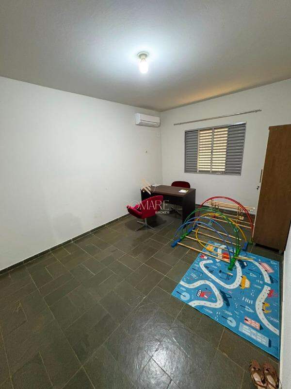 Casa à venda no Centro: 