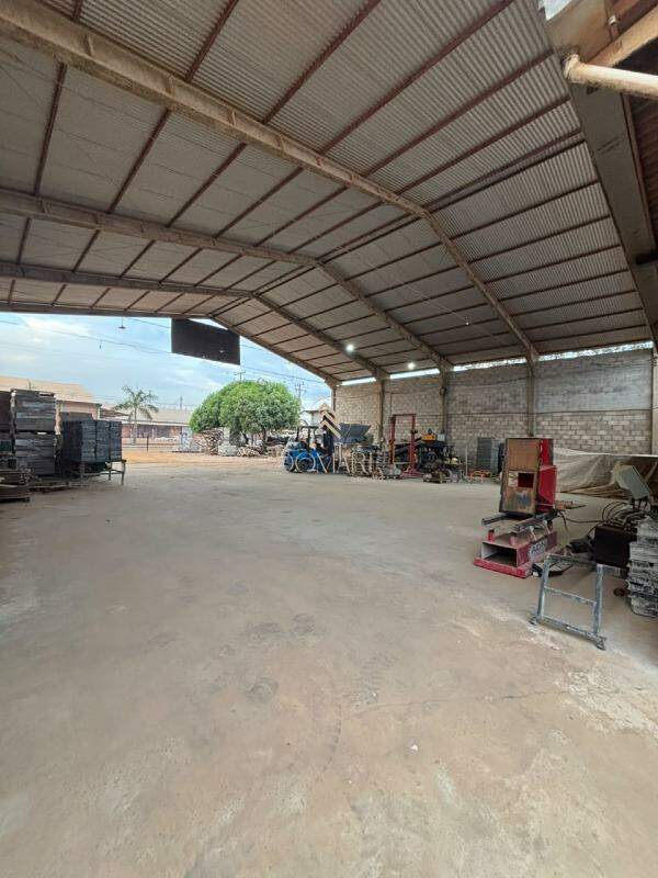Barracão à venda no Setor Industrial I: 