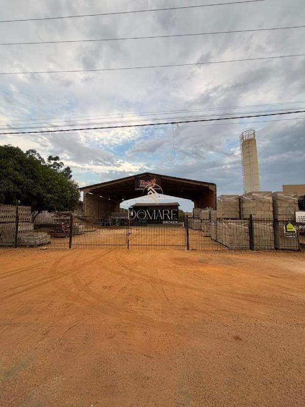 Barracão à venda no Setor Industrial I: 