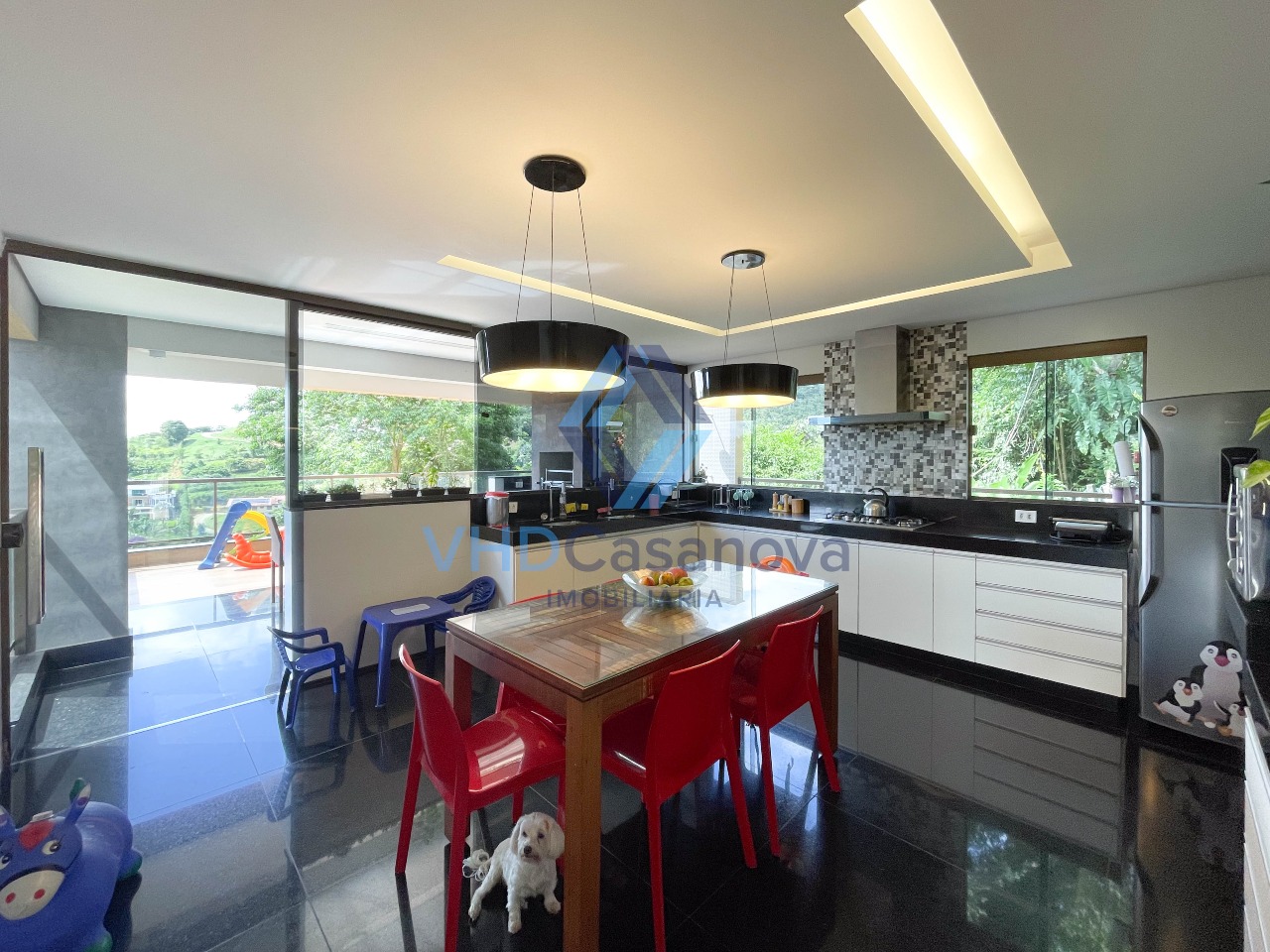 Casa à venda no Caminho dos Lagos: Cozinha