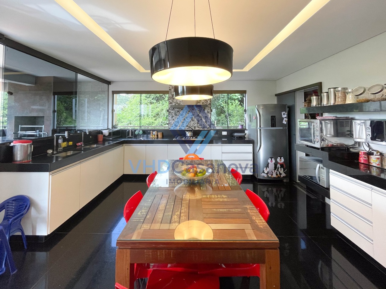 Casa à venda no Caminho dos Lagos: Cozinha