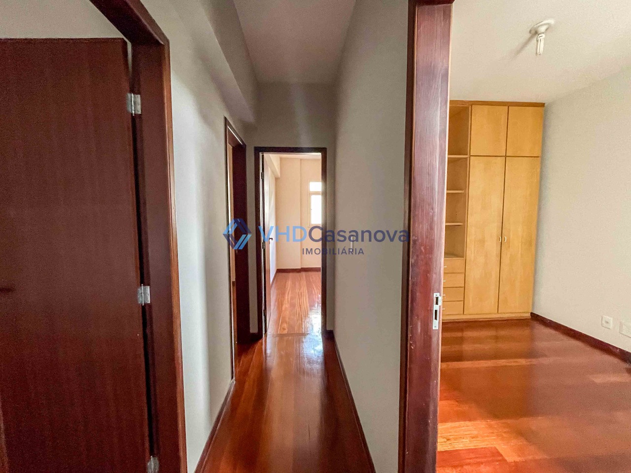 Apartamento à venda no Centro: CORREDOR DOS DORMITÓRIOS