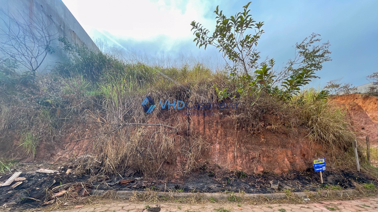 Lote à venda no Júlia Mollá: 