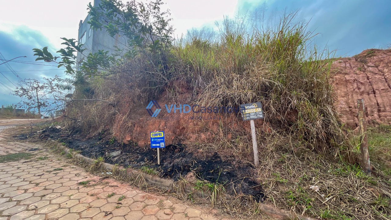 Lote à venda no Júlia Mollá: 