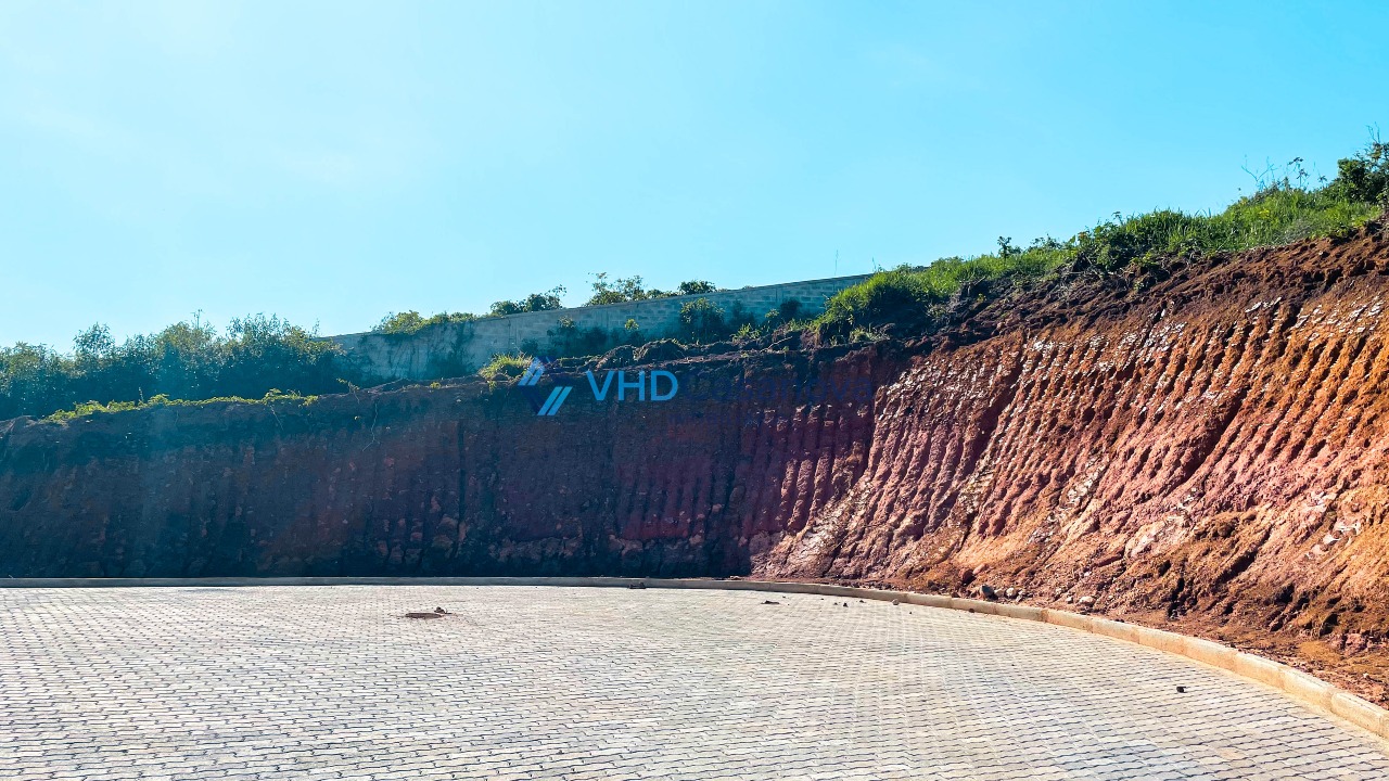 Lote à venda no Romão dos Reis: 