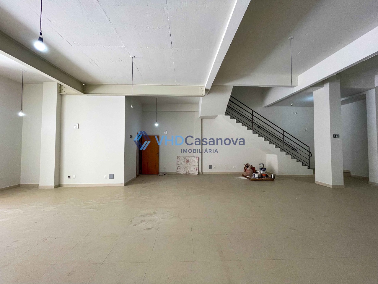 Loja à venda no Santo Antônio: LATERAL ENTRADA LOJA: 1ºPISO