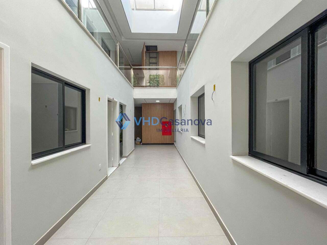 Sala para aluguel no Centro: Segundo andar 