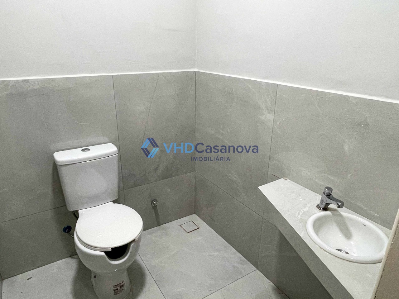 Sala para aluguel no Centro: Banheiro p/ PCD