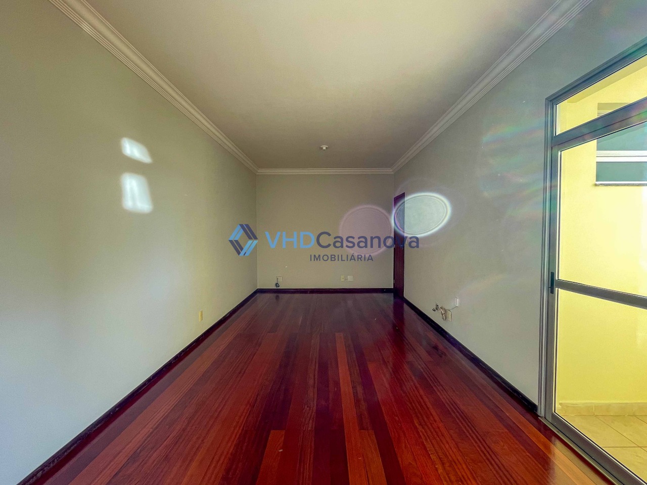 Apartamento à venda no Centro: COMPRIMENTO DA SALA FRENTE