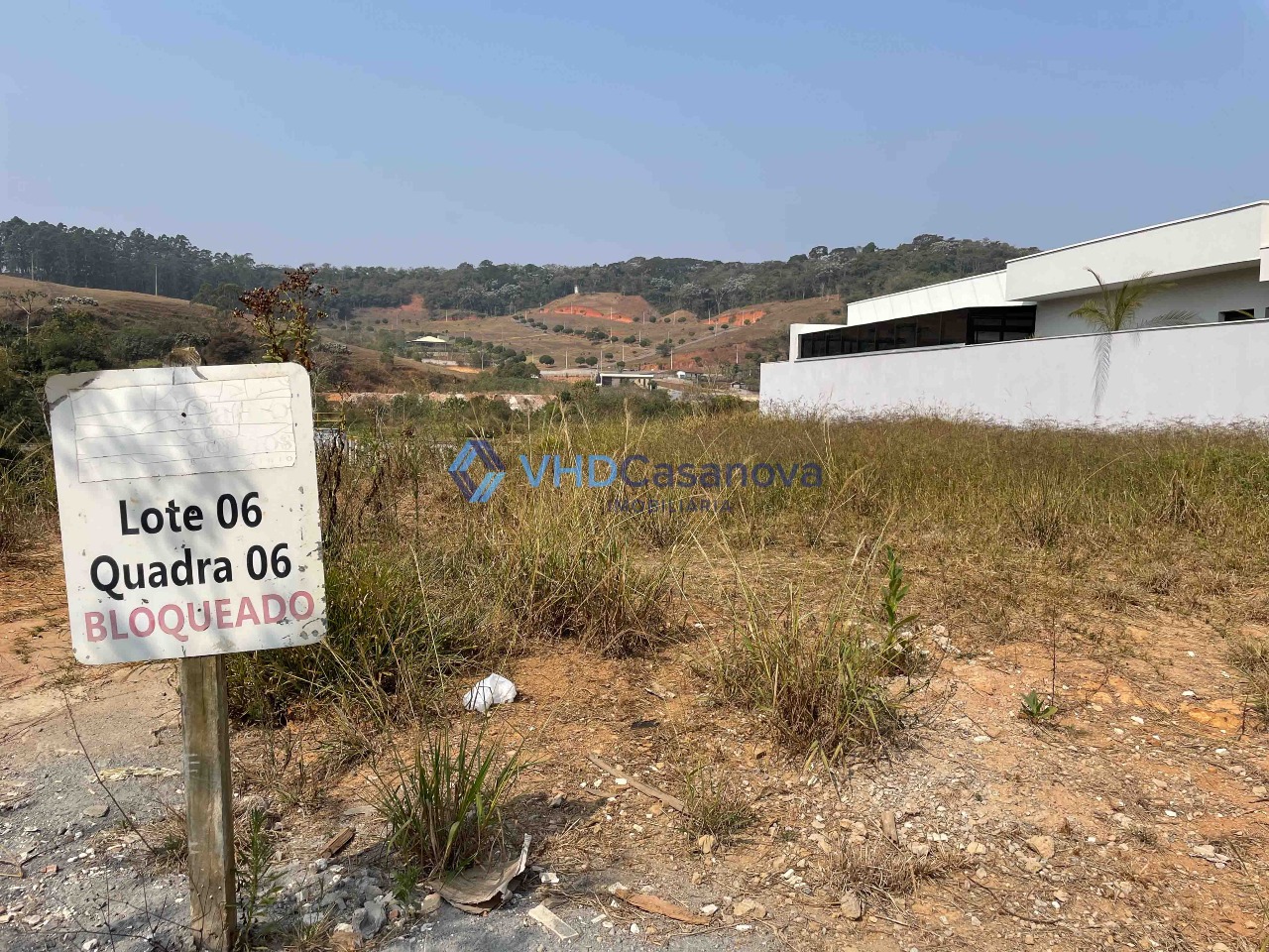 Lote em condomínio à venda no Violeira: 