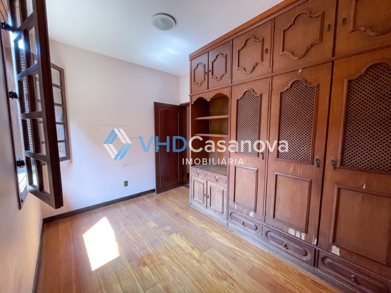 Casa à venda no Clélia Bernardes: 