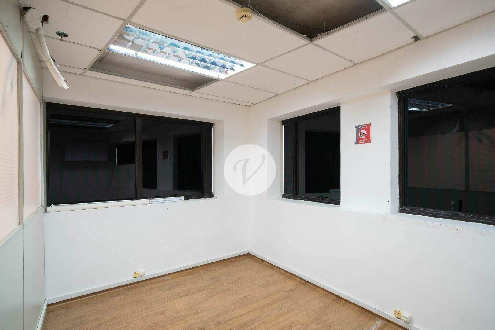 Sala à venda no Centro: 