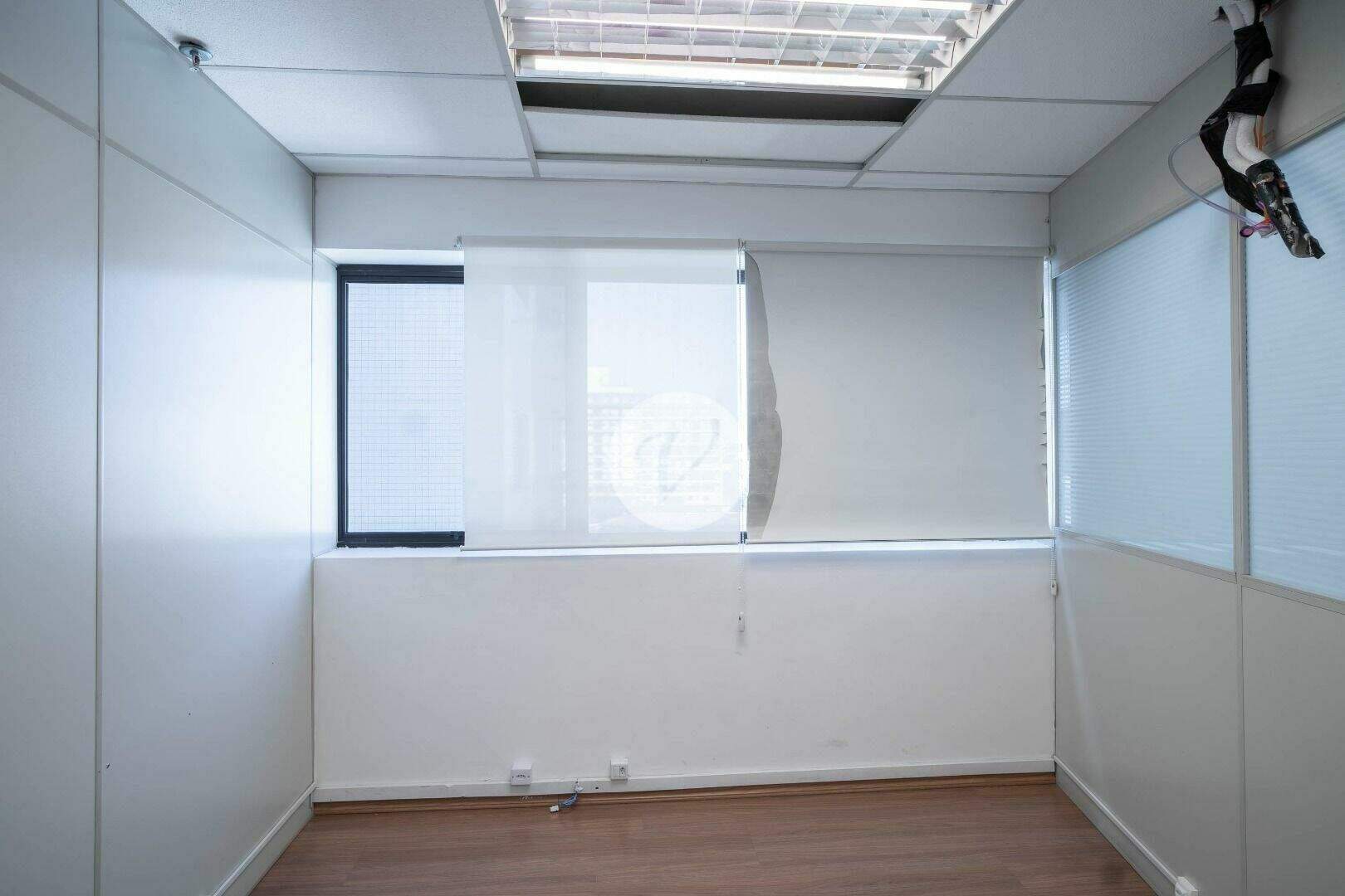 Sala à venda no Centro: 