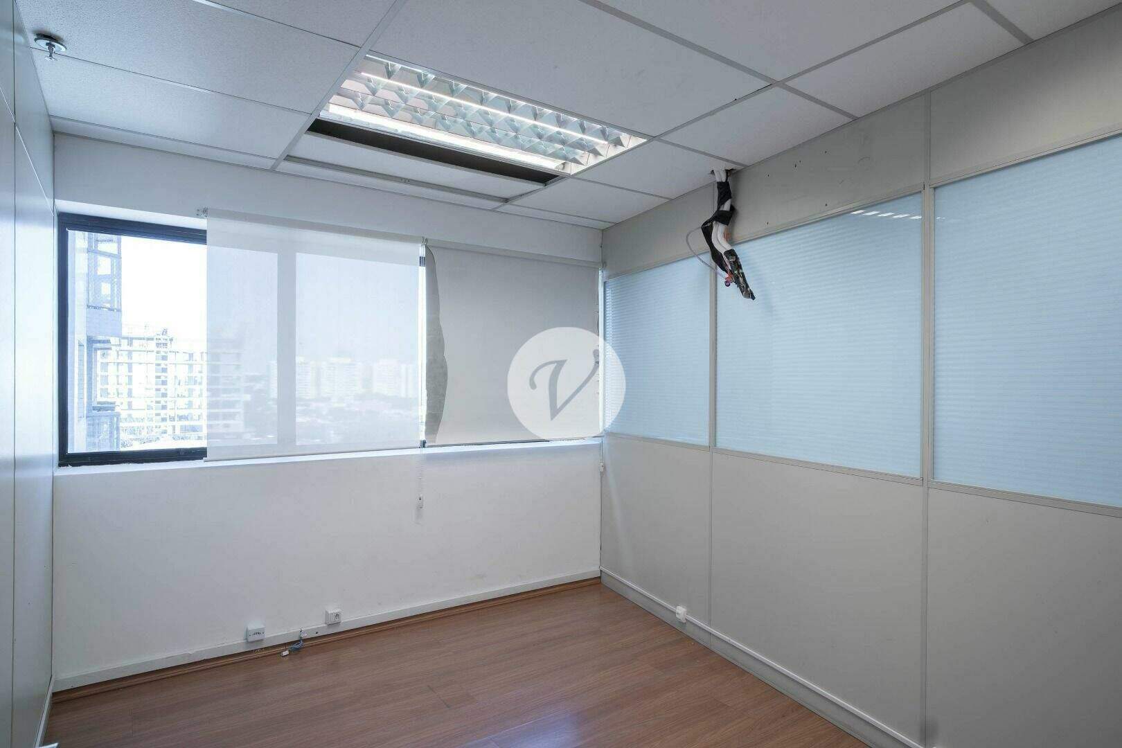 Sala à venda no Centro: 