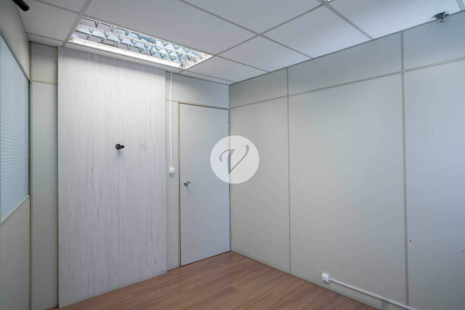 Sala à venda no Centro: 