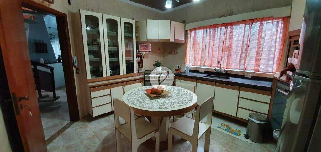 Sobrado à venda no Jardim Ana Maria: 