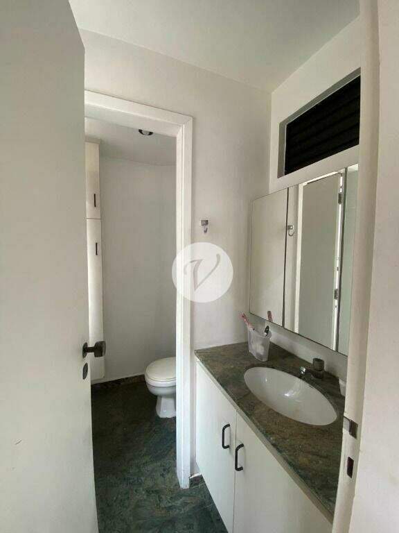 Sala à venda no Centro: 