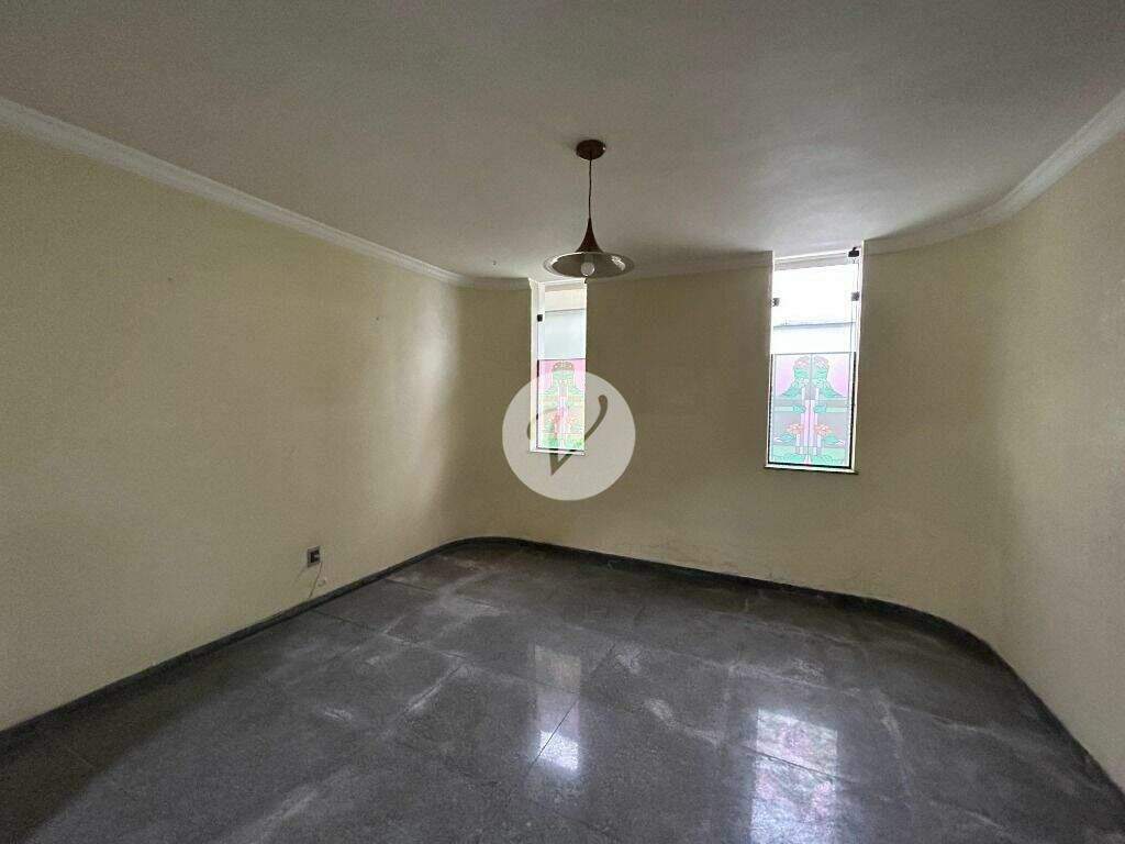 Sobrado à venda no Jardim: 