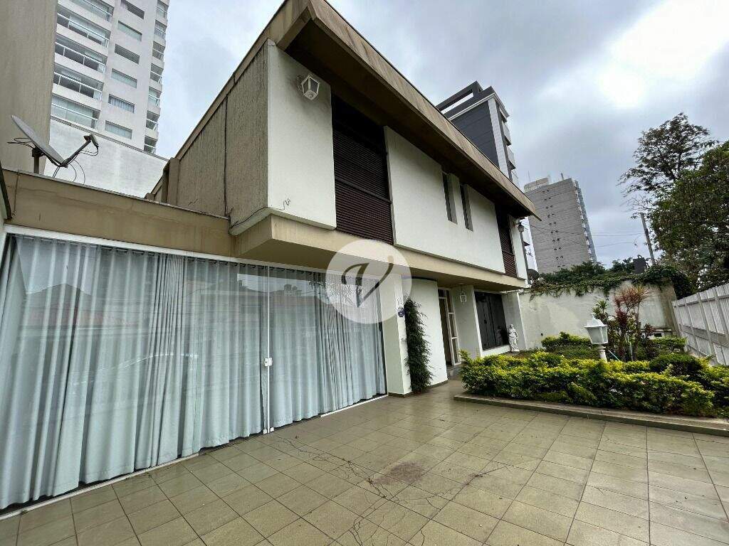 Sobrado à venda no Jardim: 