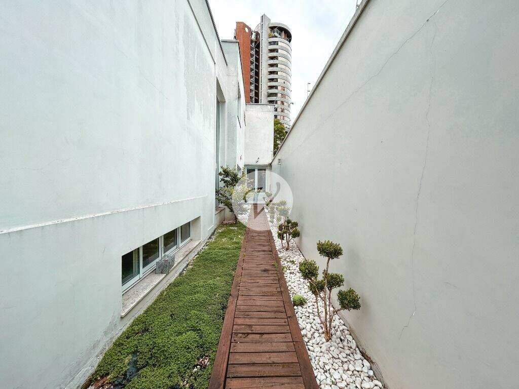 Sobrado à venda no Jardim: 