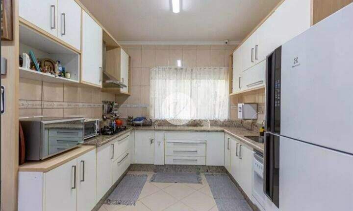 Sobrado à venda no Vila Scarpelli: 