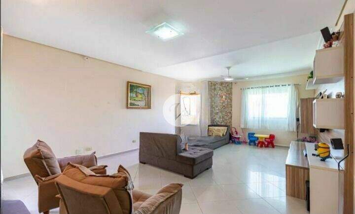 Sobrado à venda no Vila Scarpelli: 