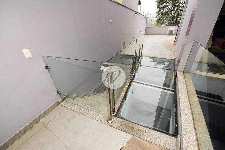 Sobrado à venda no Vila Vitória: 