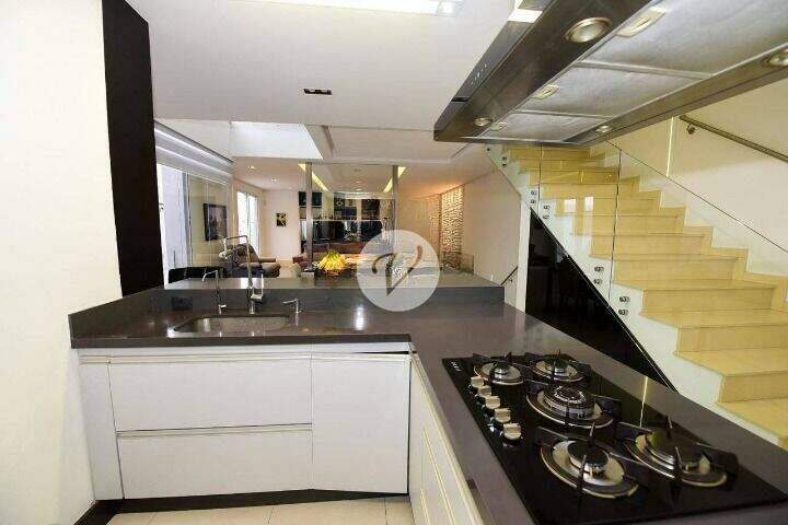 Sobrado à venda no Vila Vitória: 